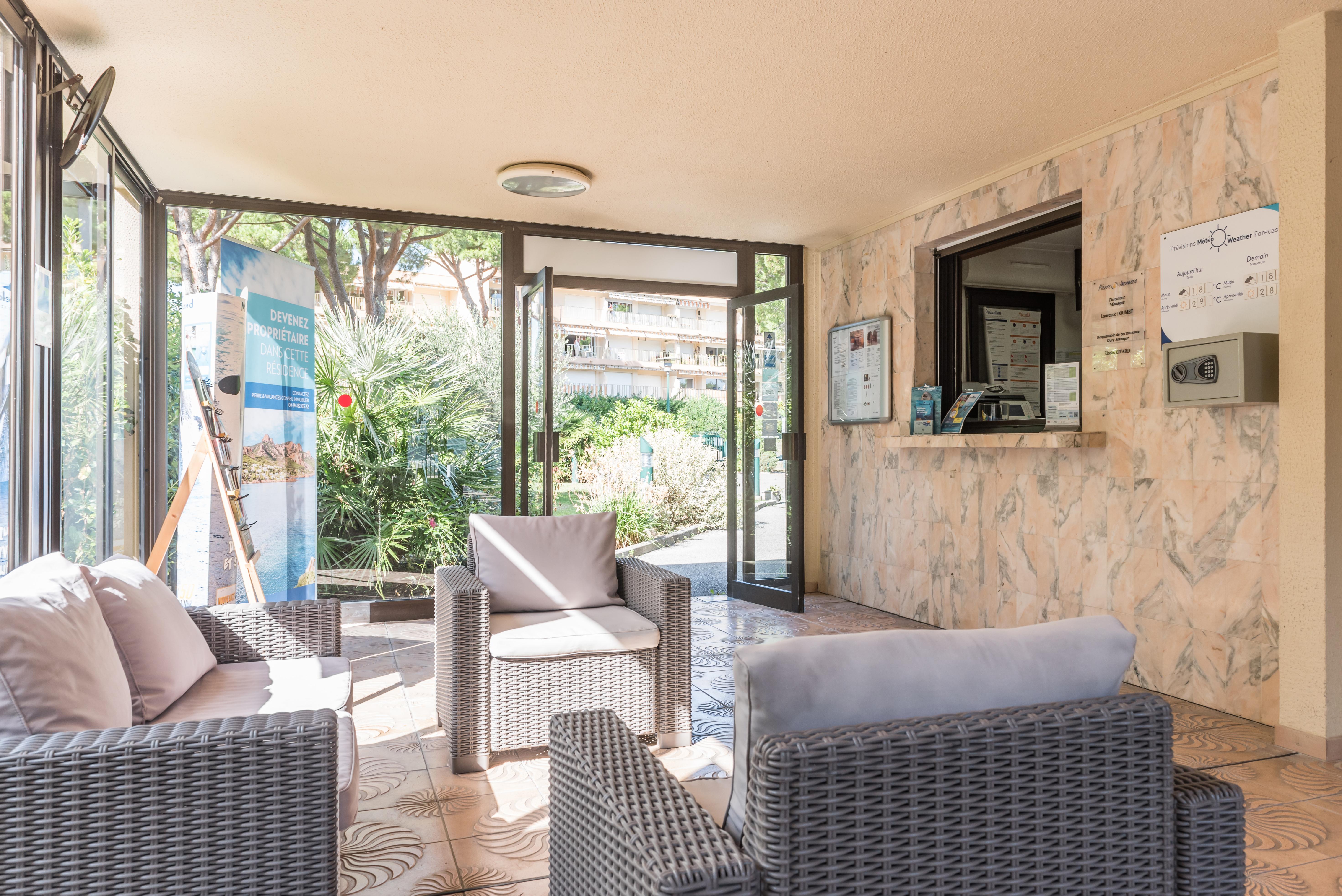Residence Pierre & Vacances Les Jardins Ombrages Mandelieu Exterior foto